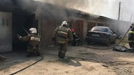 В ковровских гаражах сгорели две легковушки